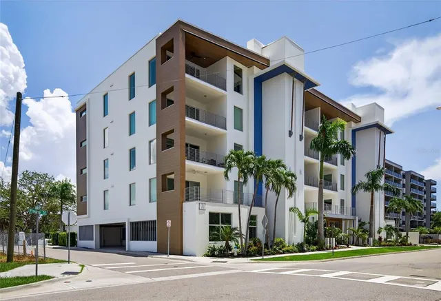 $1,595,000 | 711 South Palm Avenue, Unit 303, Sarasota, FL 34236