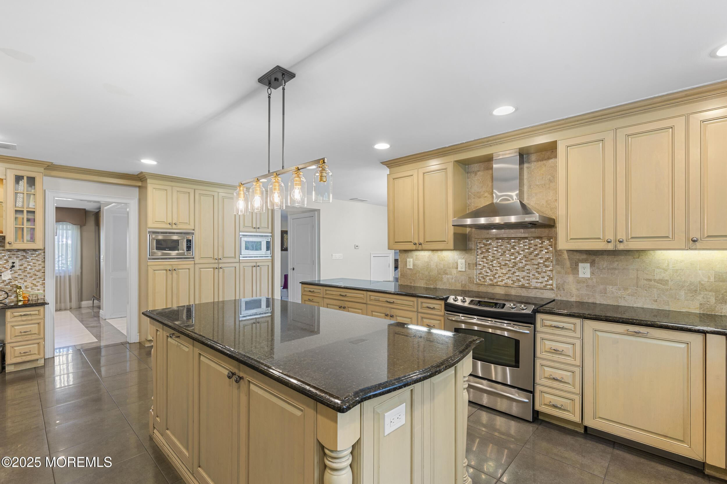 136 Sunset Road Lakewood, NJ 08701 - Photo 16 of 57 16_hl7a1674