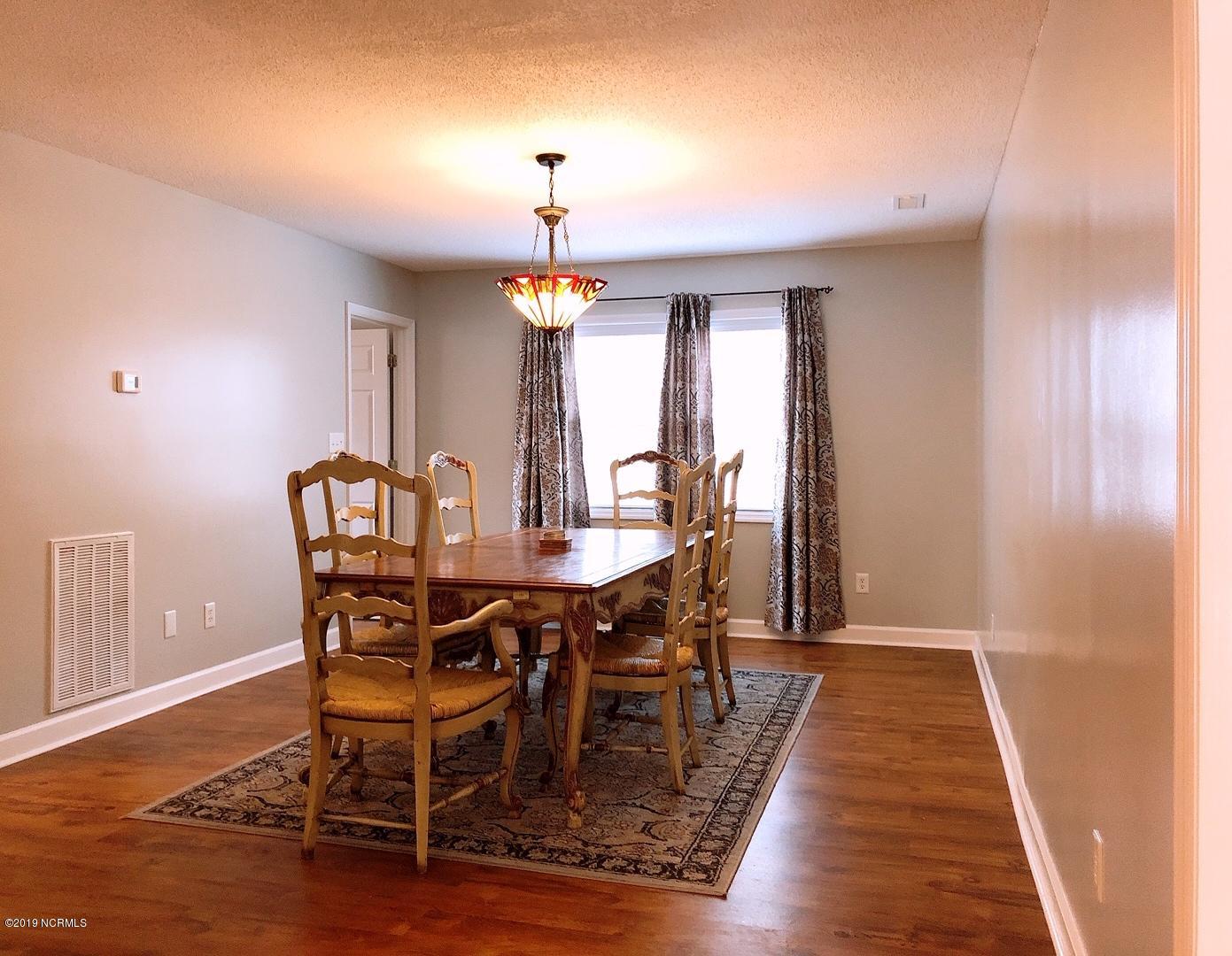 181 Parkertown Road Hubert, NC 28539 - Photo 18 of 68 Formal Dining