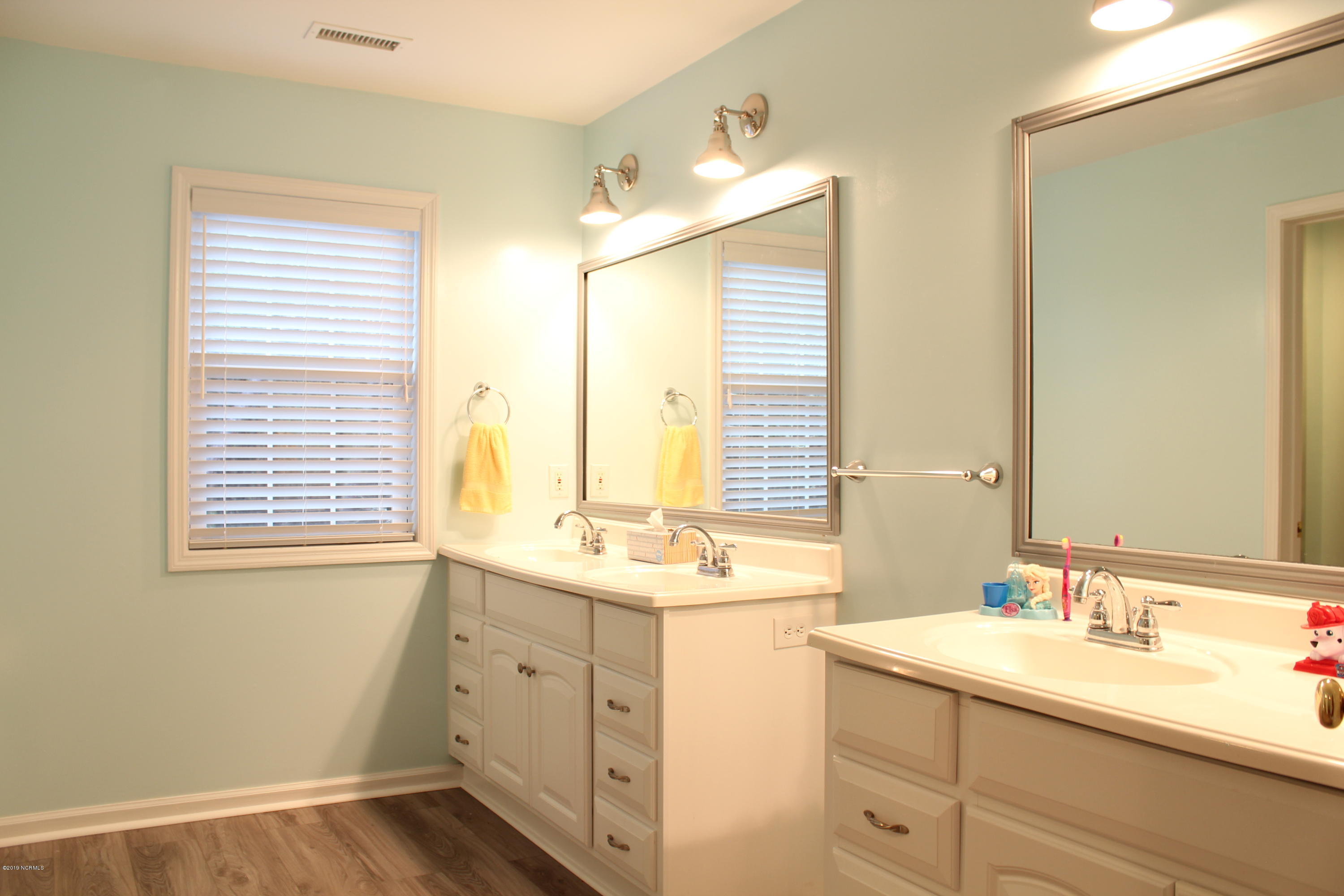 181 Parkertown Road Hubert, NC 28539 - Photo 40 of 68 2nd Floor Bath