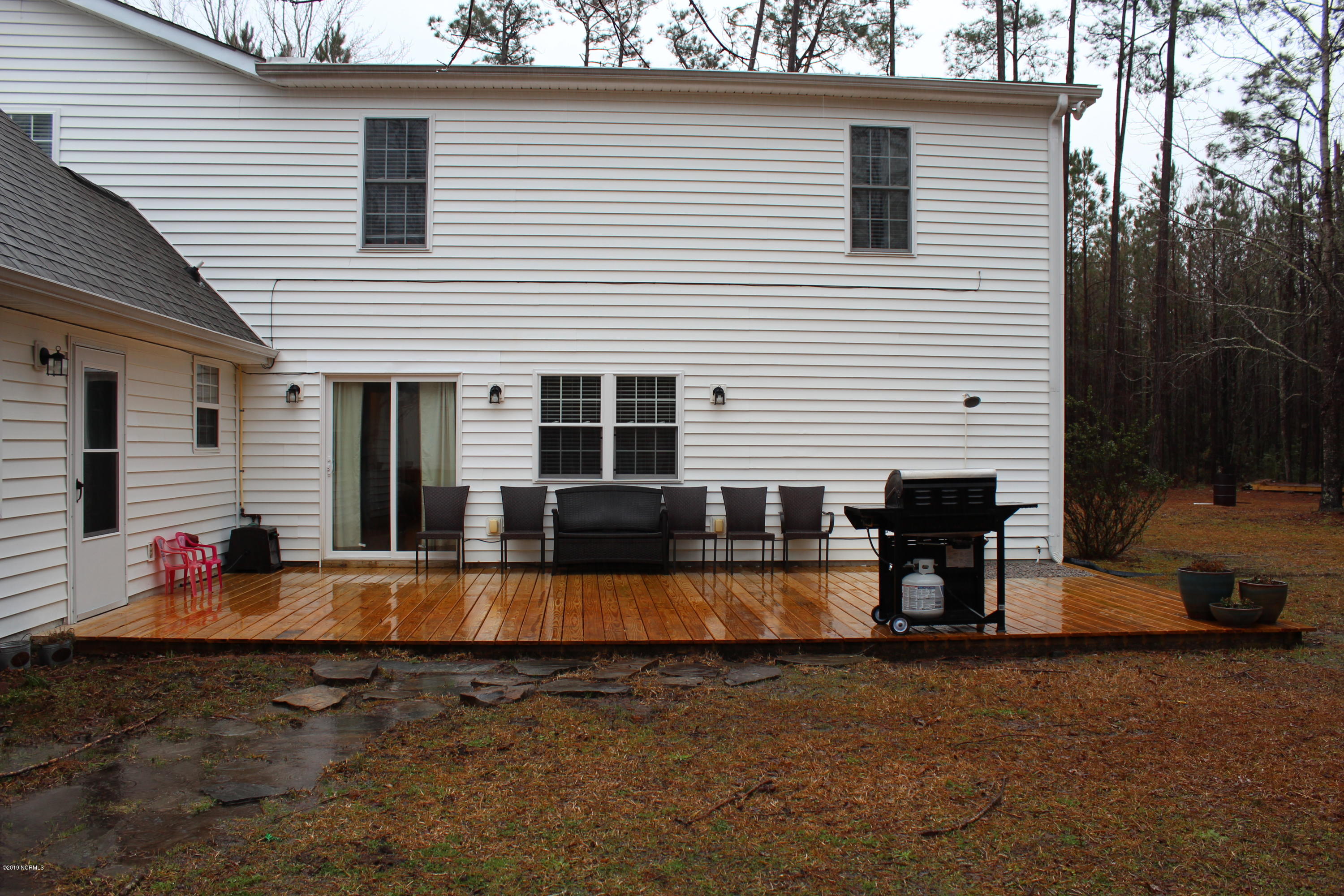181 Parkertown Road Hubert, NC 28539 - Photo 44 of 68 Deck