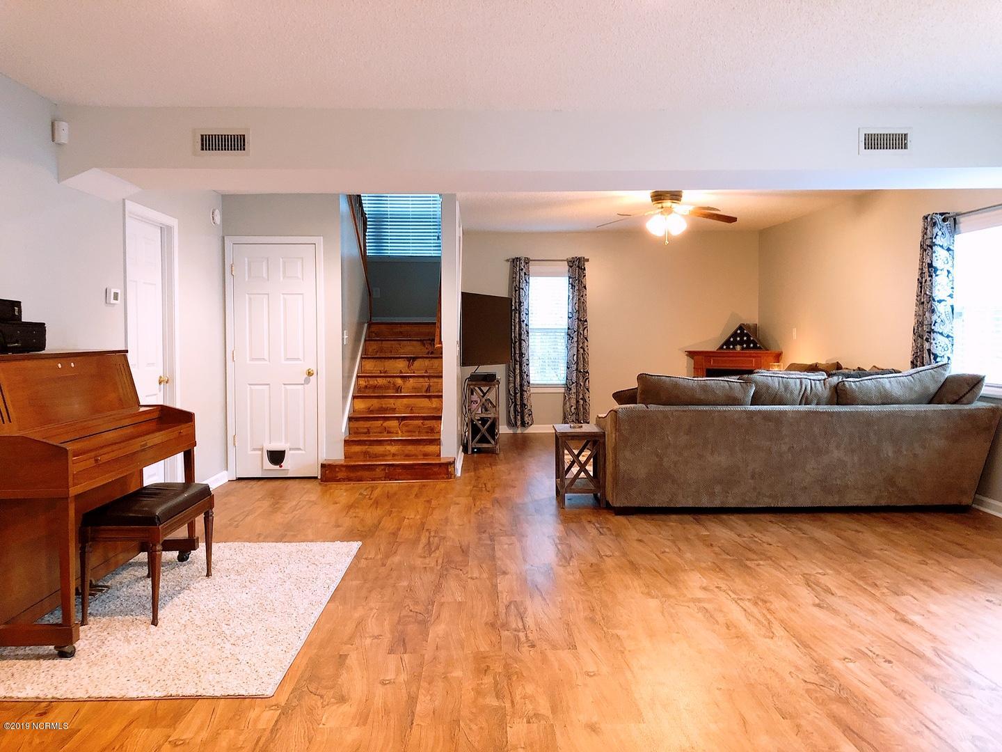 181 Parkertown Road Hubert, NC 28539 - Photo 8 of 68 Great Room 7