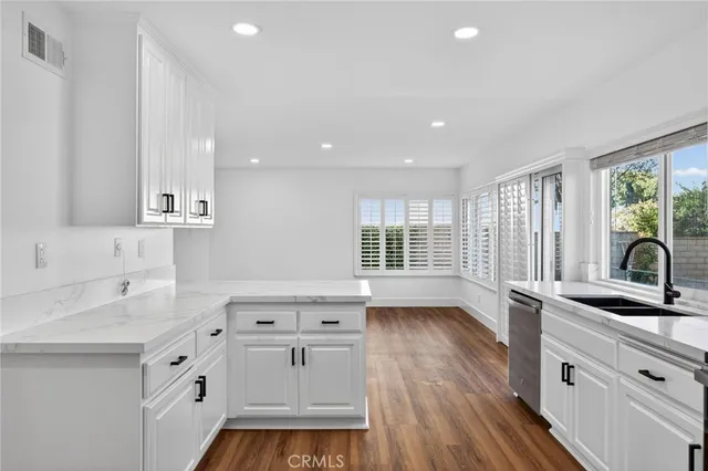 $799,999 | 1527 Greenpoint Drive, Corona, CA 92878