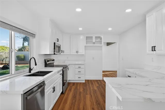 $799,999 | 1527 Greenpoint Drive, Corona, CA 92878