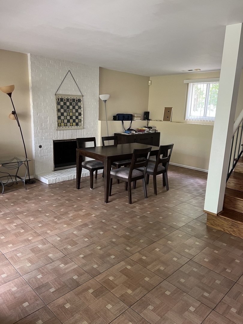 107 Horatio Boulevard Buffalo Grove, IL 60089 - Photo 24 of 27 a view of a dining room with furniture