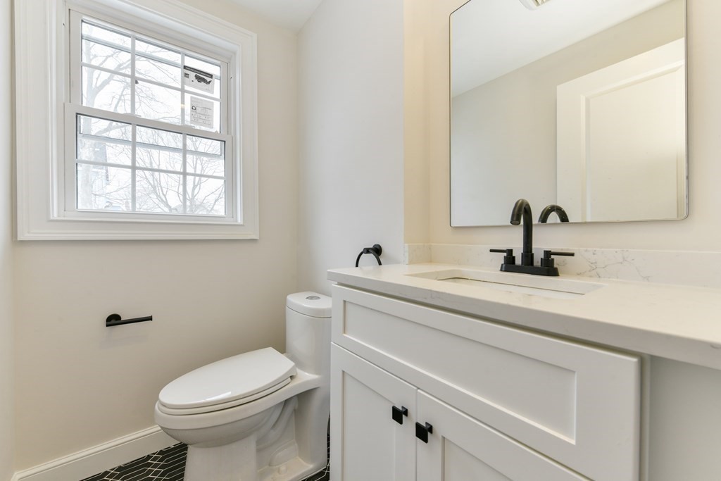 12 Grace Road Quincy, MA 02169 - Photo 17 of 36 Gallery Image 17