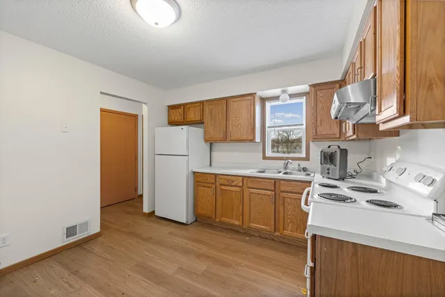 $450,000 | 12951 Girard Avenue South, Burnsville, MN 55337