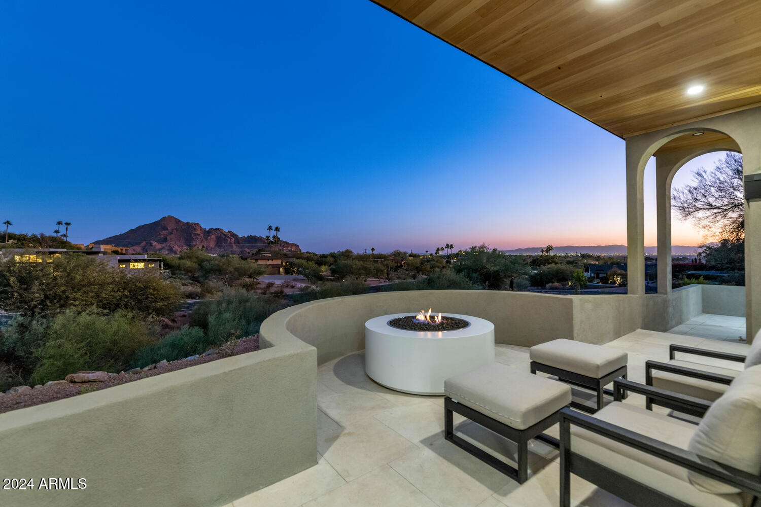 6664 North 40th Street Paradise Valley, AZ 85253 - Photo 11 of 36 a view of a lake with couches in roof