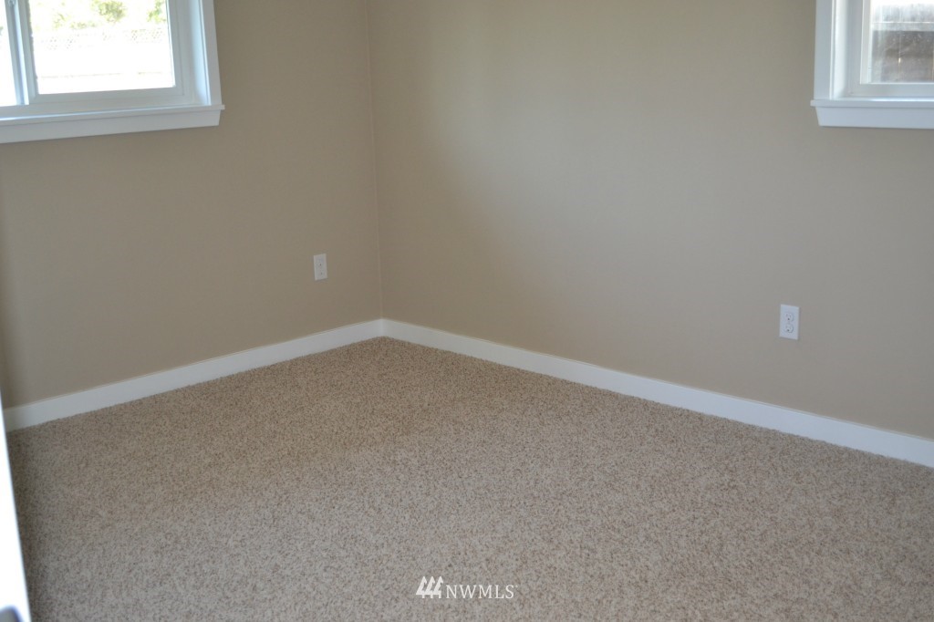 277 Thomas Avenue Southwest Renton, WA 98057 - Photo 7 of 12