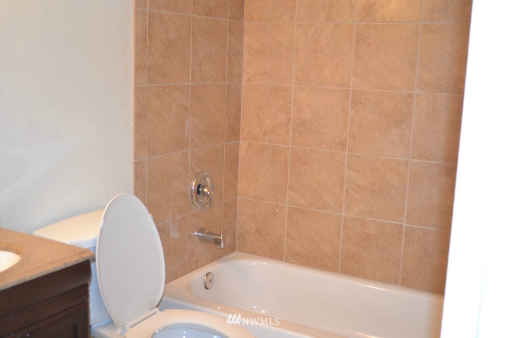277 Thomas Avenue Southwest Renton, WA 98057 - Photo 9 of 12