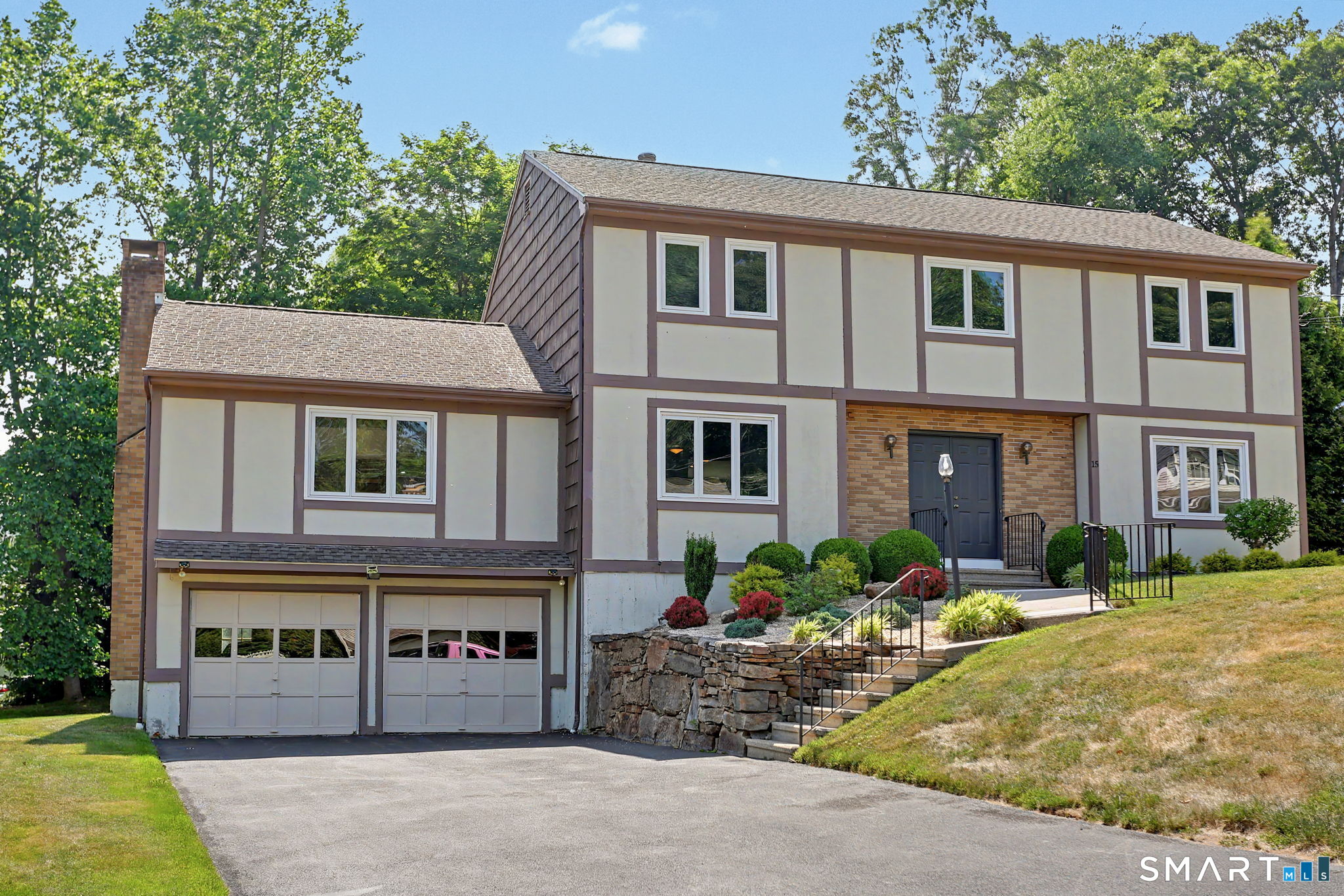 15 Wedgewood Road Trumbull, CT 06611 - Photo 1 of 40