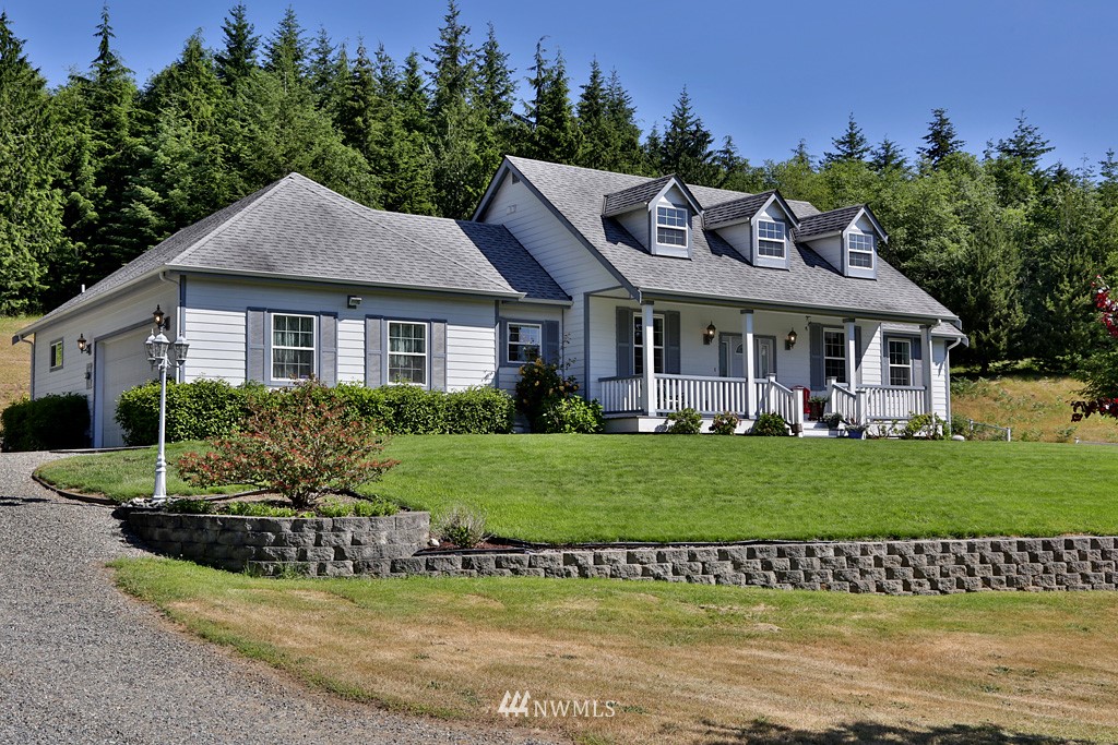 7707 Bailey Road Clinton, WA 98236 - Photo 2 of 21 Gallery Image 2