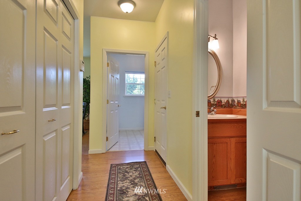 7707 Bailey Road Clinton, WA 98236 - Photo 12 of 21 Gallery Image 12