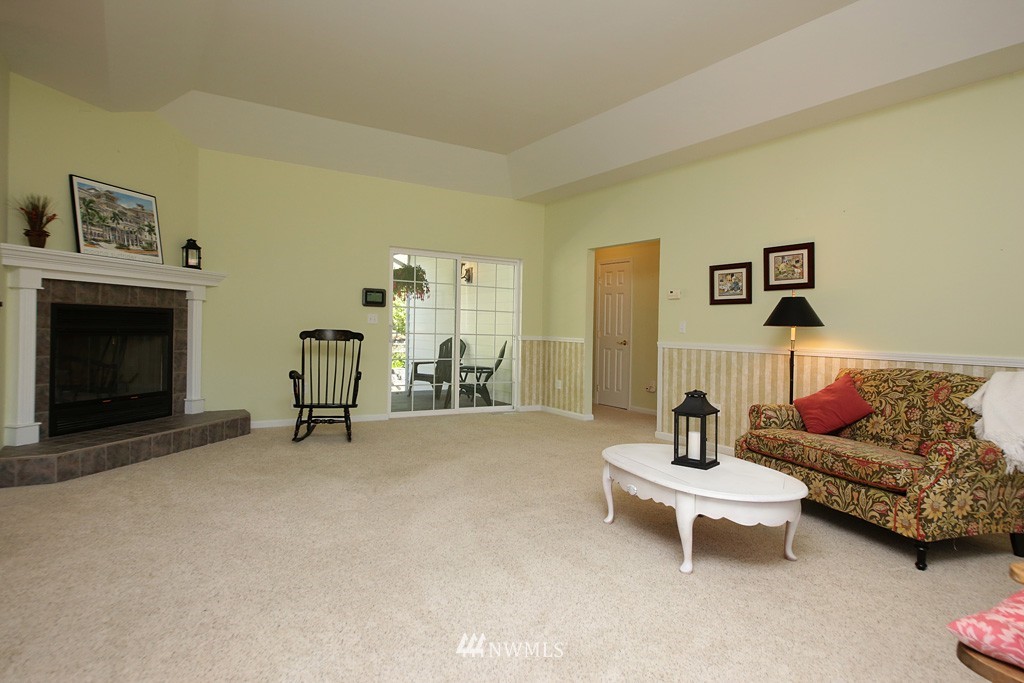 7707 Bailey Road Clinton, WA 98236 - Photo 4 of 21 Gallery Image 4