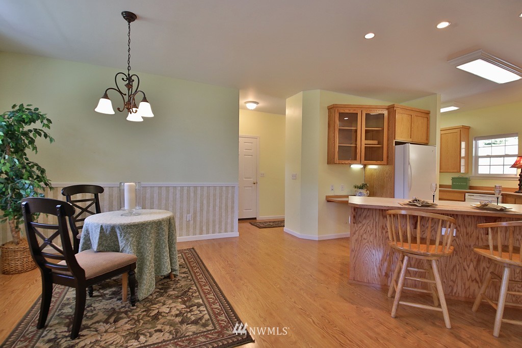 7707 Bailey Road Clinton, WA 98236 - Photo 5 of 21 Gallery Image 5