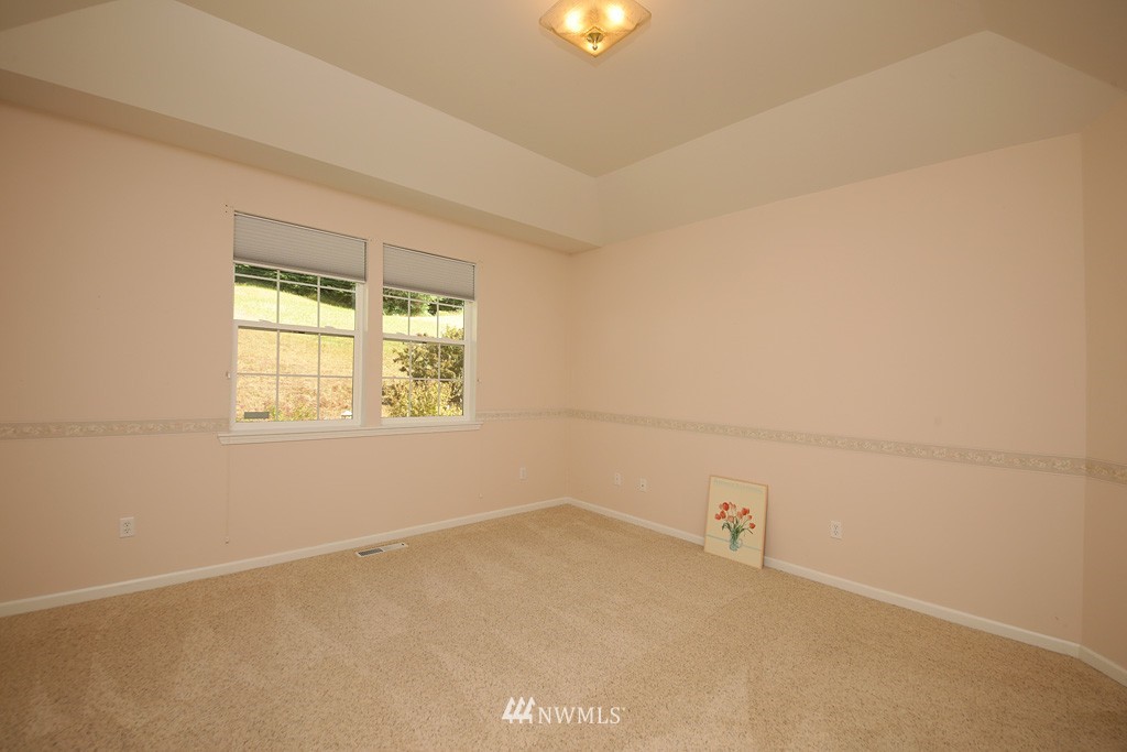 7707 Bailey Road Clinton, WA 98236 - Photo 9 of 21 Gallery Image 9