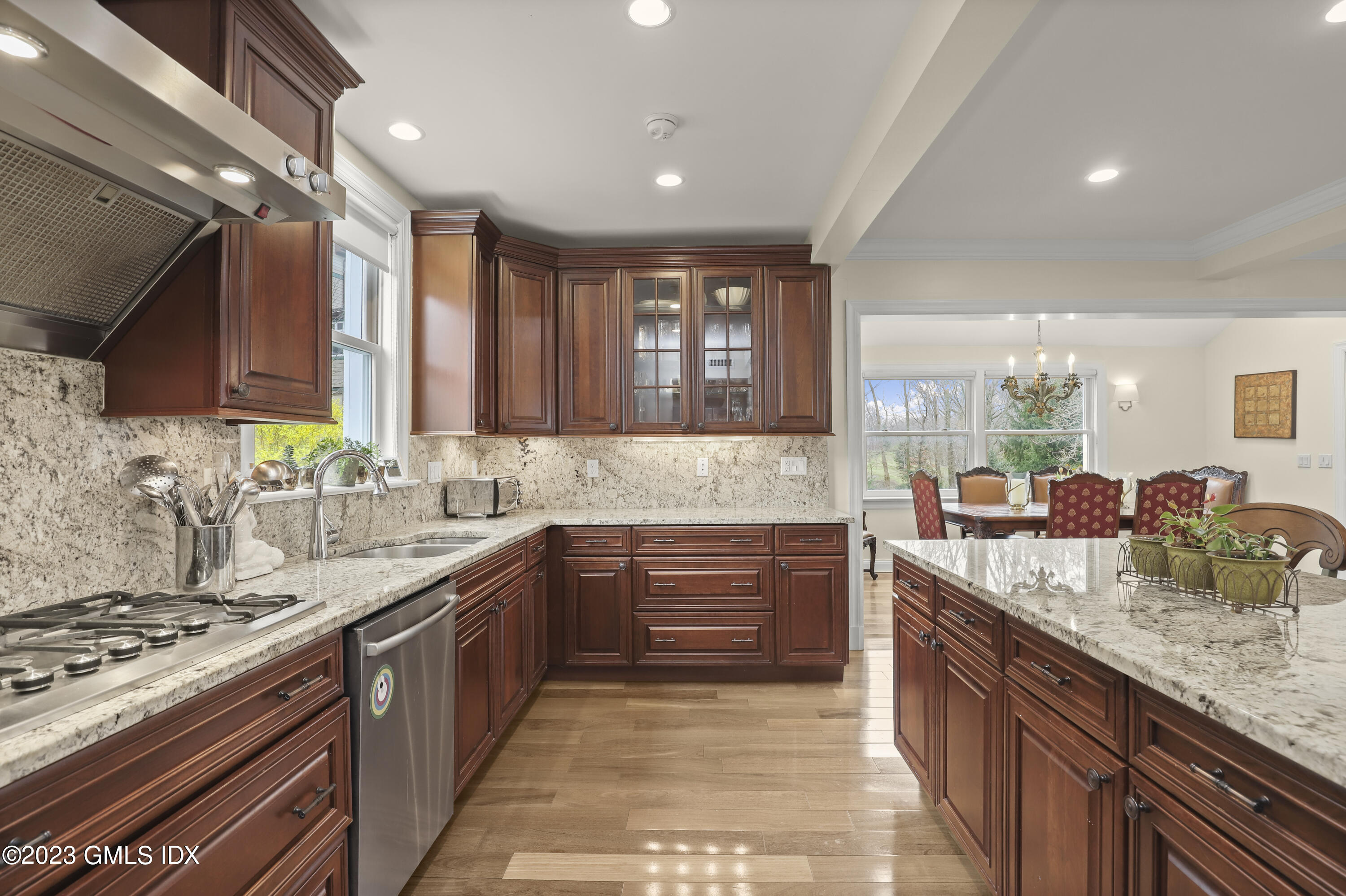 3 Wallasy Way Riverside, CT 06878 - Photo 7 of 23 3 Wallasy Way Riverside CT-print-033-036