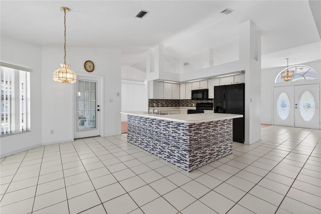 8211 Rangers Path Lakeland, FL 33809 - Photo 4 of 20