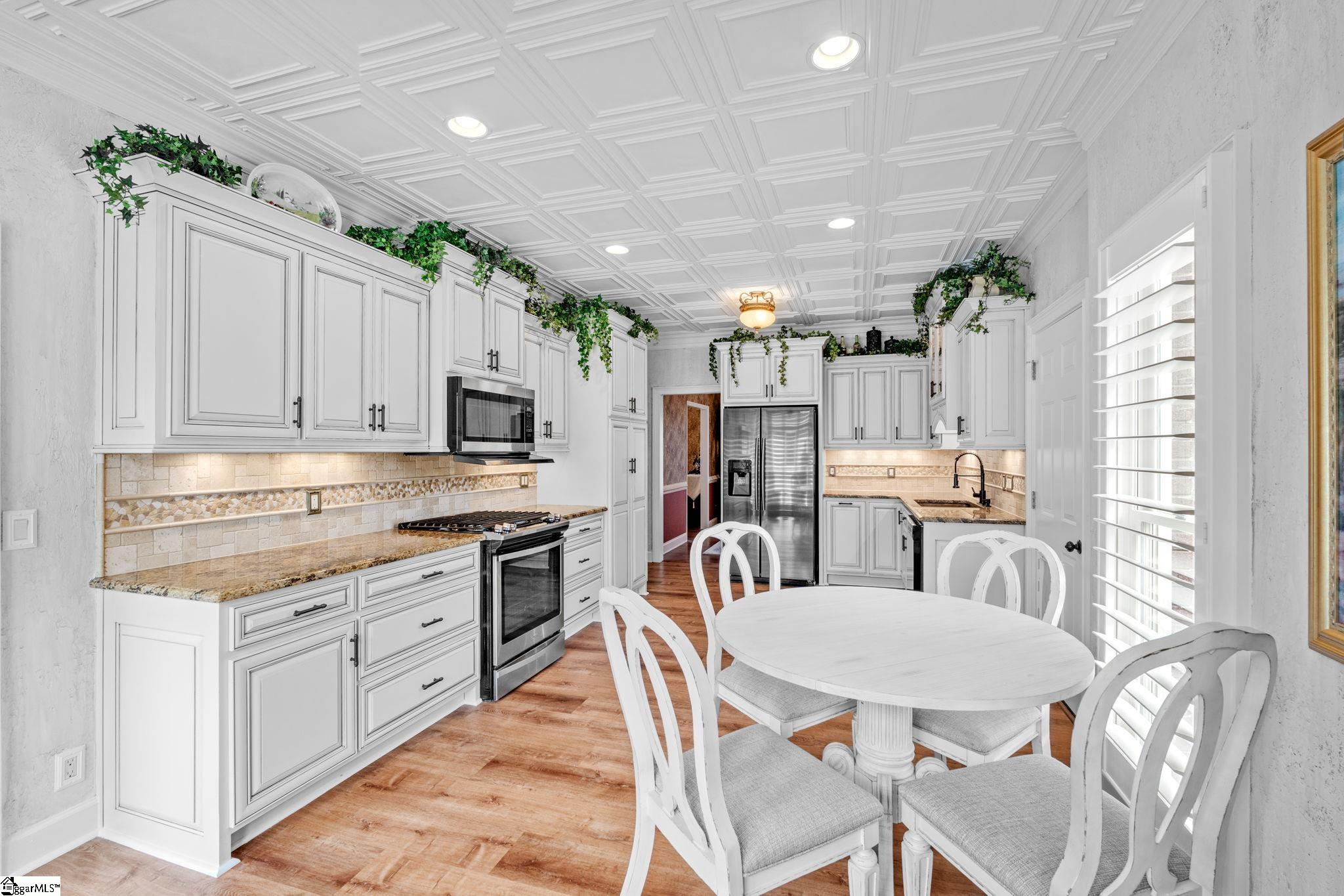 246 Preston Drive Moore, SC 29369 - Photo 12 of 37