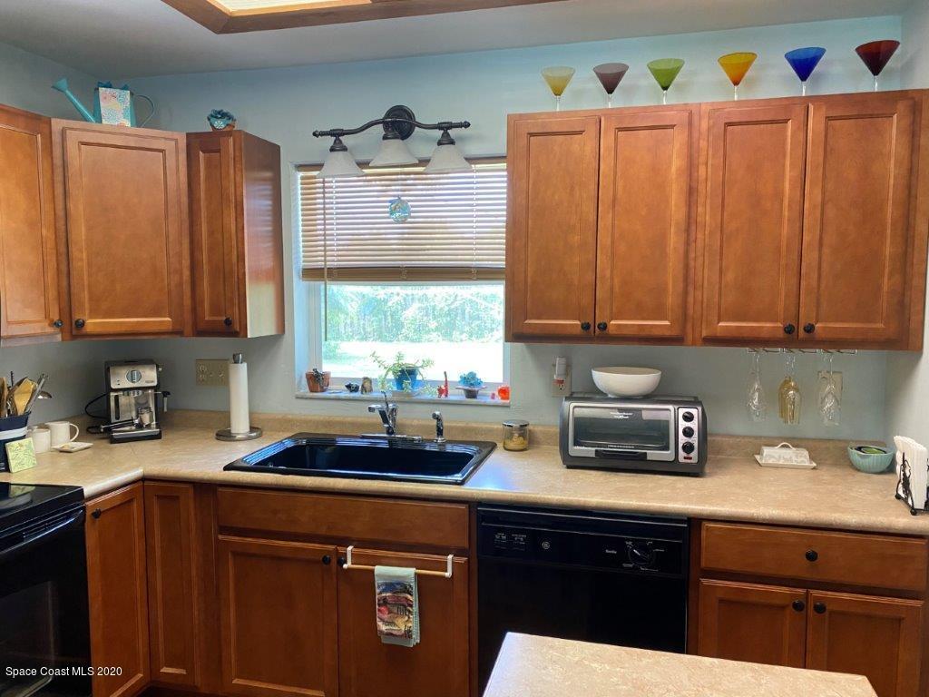 958 Raleigh Road Southeast Palm Bay, FL 32909 - Photo 6 of 18 Kitchen