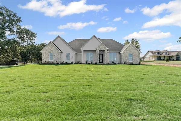 $575,000 | 1132 Dobbs Trail, Springtown, TX 76082