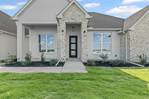 $575,000 | 1132 Dobbs Trail, Springtown, TX 76082