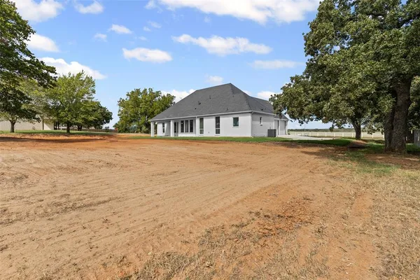 $575,000 | 1132 Dobbs Trail, Springtown, TX 76082