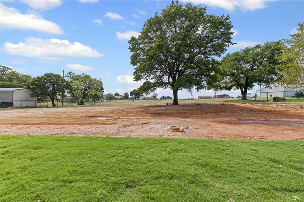 $575,000 | 1132 Dobbs Trail, Springtown, TX 76082