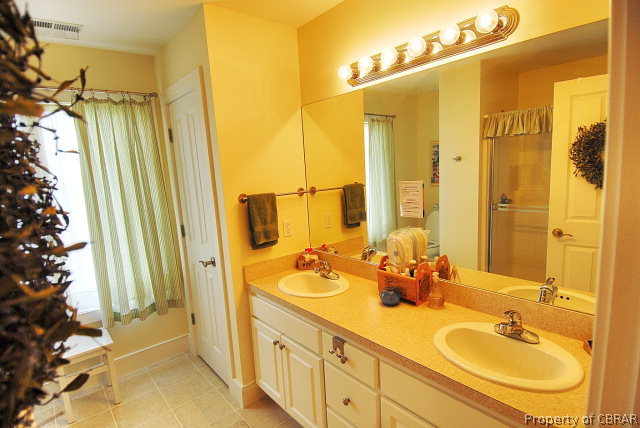 1020 Indiantown Road Weems, VA 22576 - Photo 25 of 30 Guest Bath