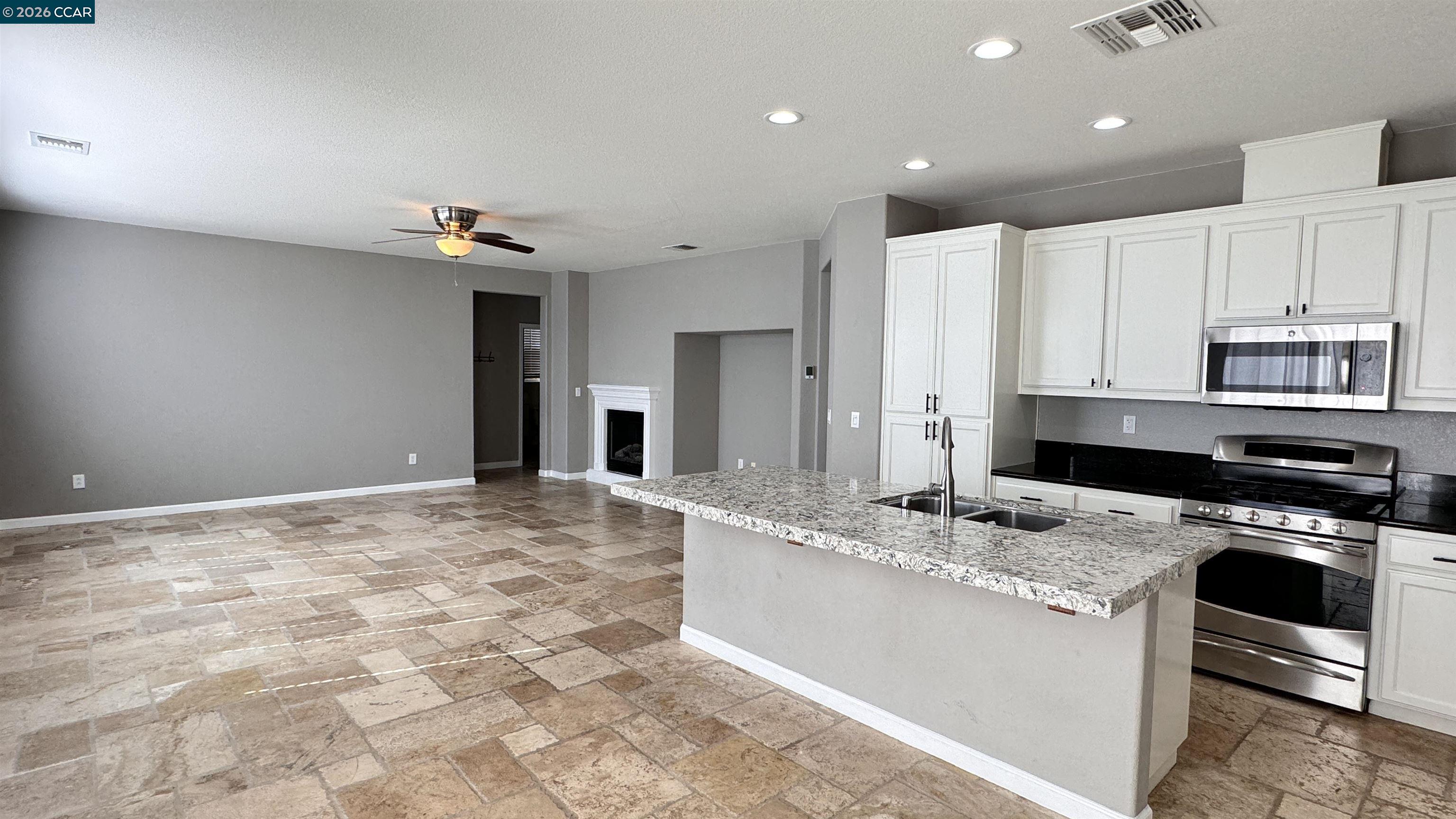 76 Tampico Court Bay Point, CA 94565 - Photo 7 of 36
