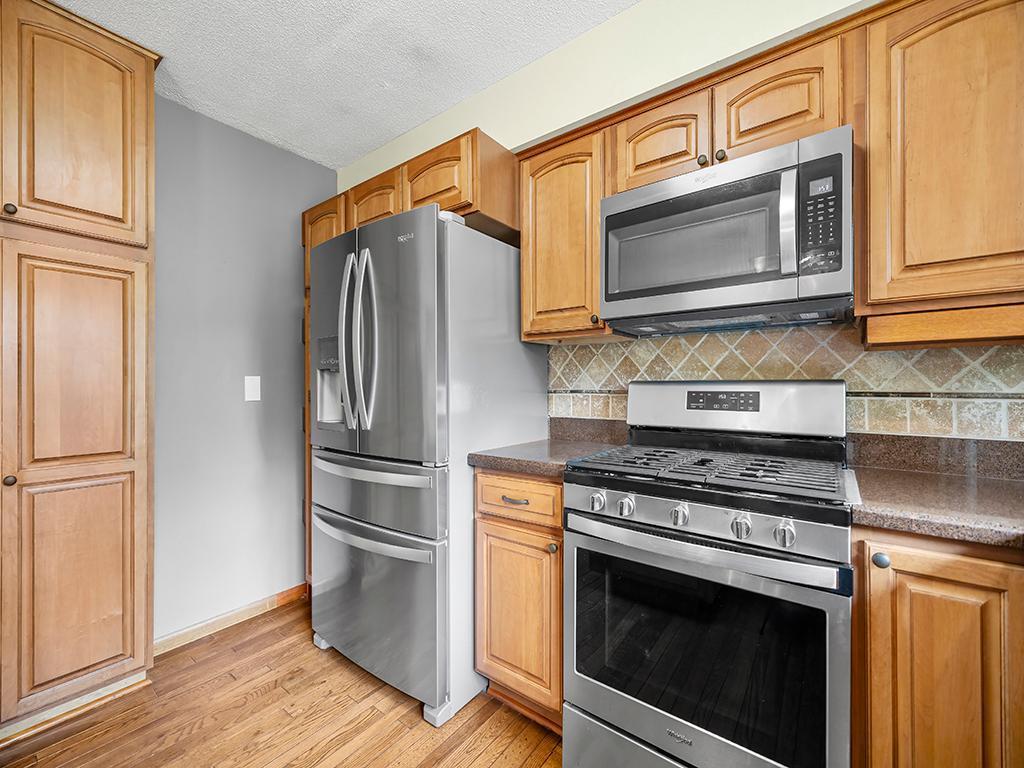 9744 Oxborough Road Bloomington, MN 55437 - Photo 13 of 57