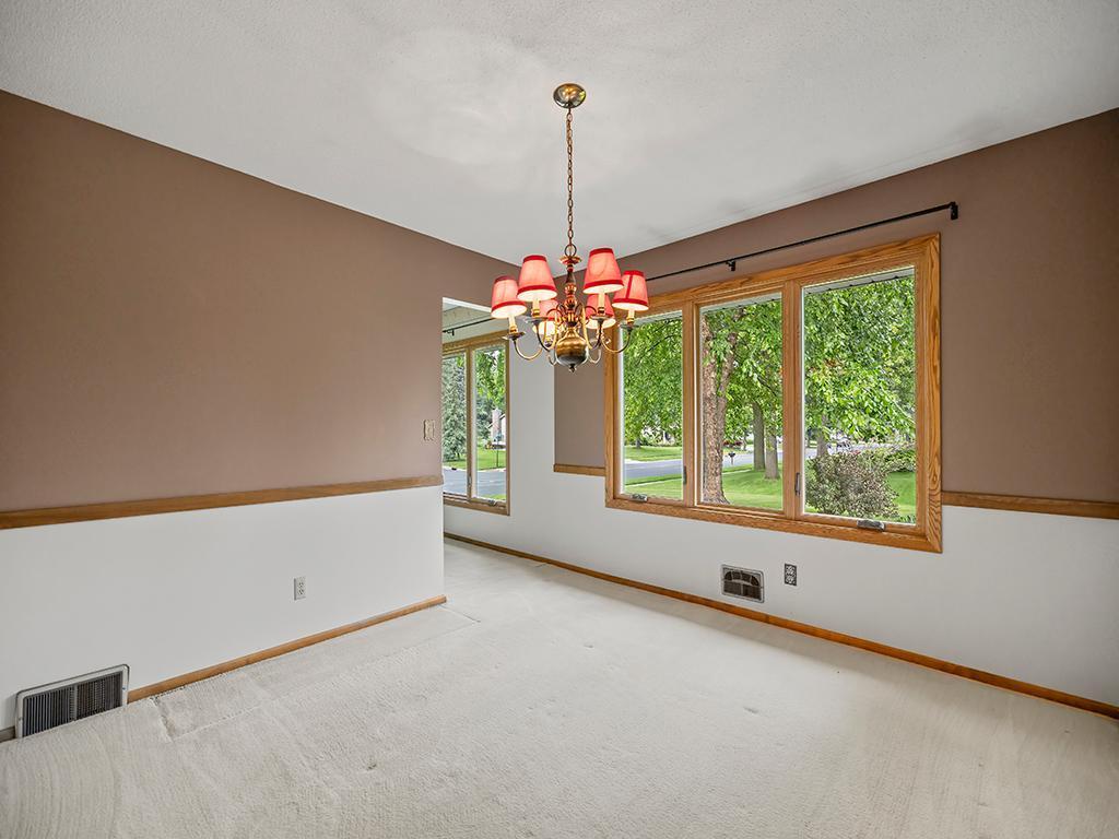 9744 Oxborough Road Bloomington, MN 55437 - Photo 20 of 57