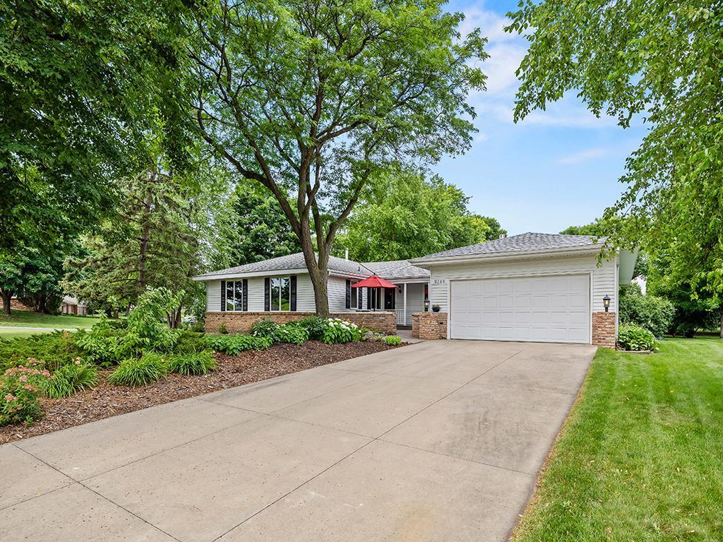 9744 Oxborough Road Bloomington, MN 55437 - Photo 2 of 57
