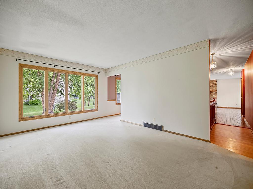 9744 Oxborough Road Bloomington, MN 55437 - Photo 24 of 57
