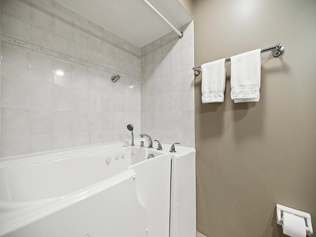 9744 Oxborough Road Bloomington, MN 55437 - Photo 27 of 57