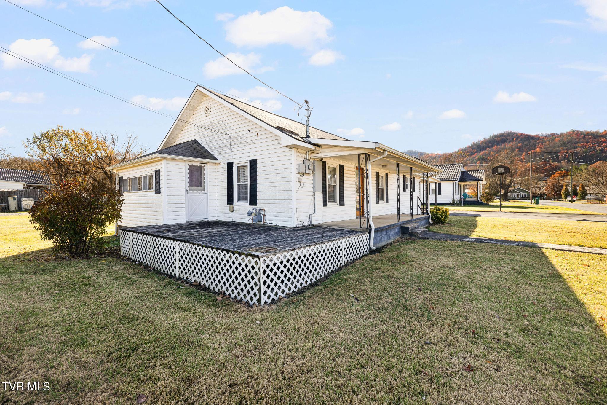 602 Monroe Street Erwin, TN 37650 - Photo 5 of 53 IMG_4742