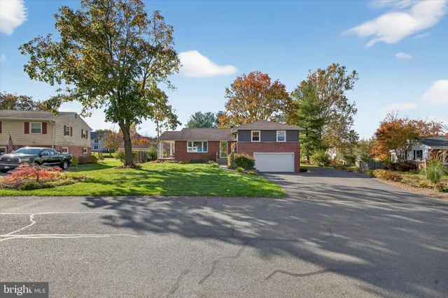 $420,000 | 2523 Mayfair Drive, Lancaster, PA 17603