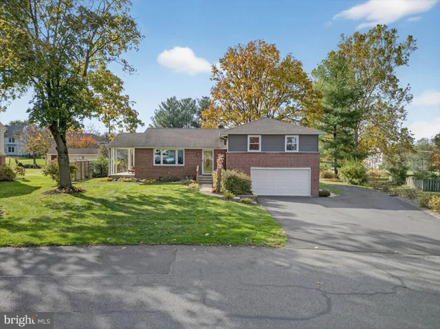 $420,000 | 2523 Mayfair Drive, Lancaster, PA 17603
