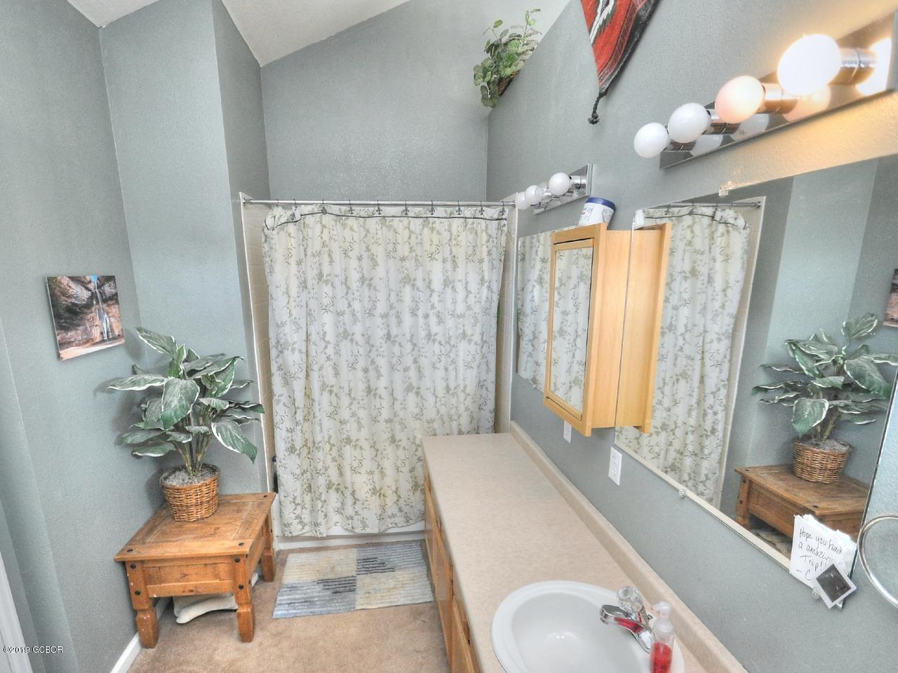 327 Vasquez Road, Unit D1 Winter Park, CO 80482 - Photo 11 of 13 11 master bath