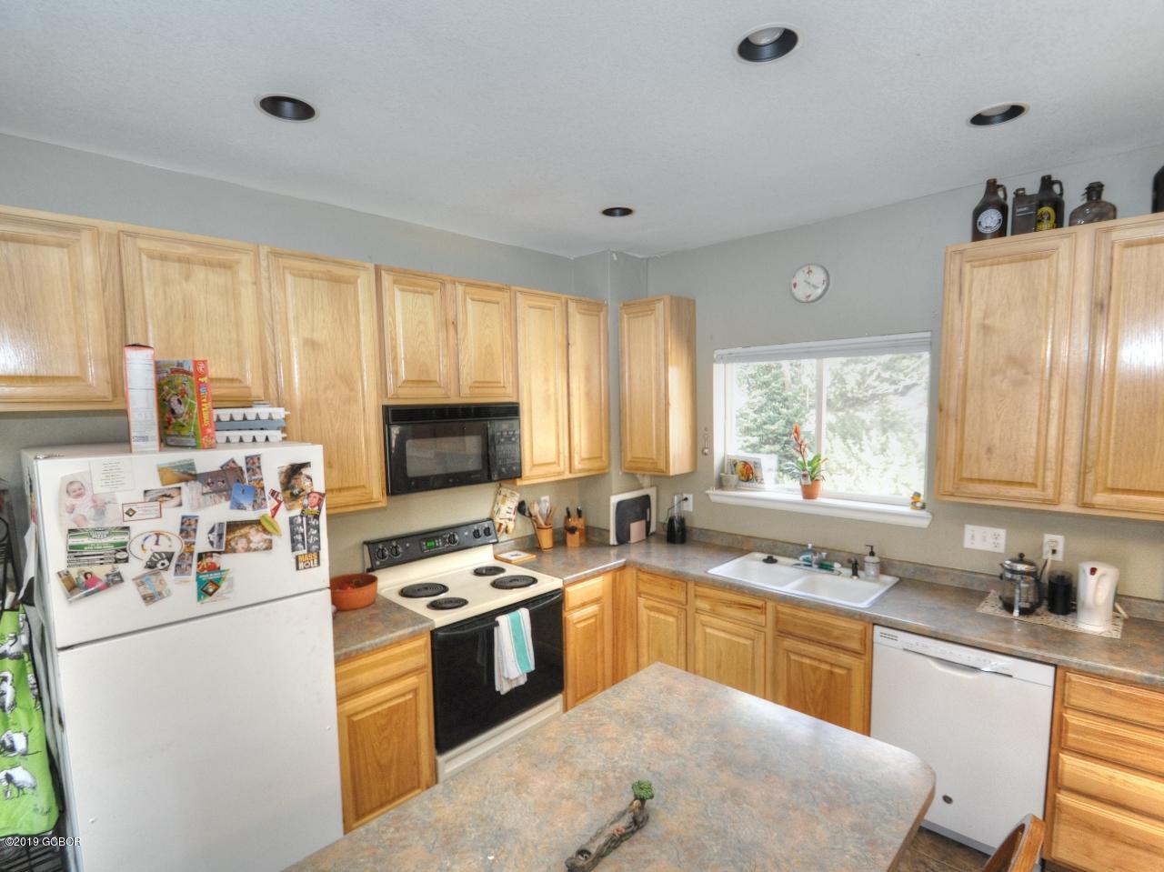 327 Vasquez Road, Unit D1 Winter Park, CO 80482 - Photo 4 of 13 4 kitchen