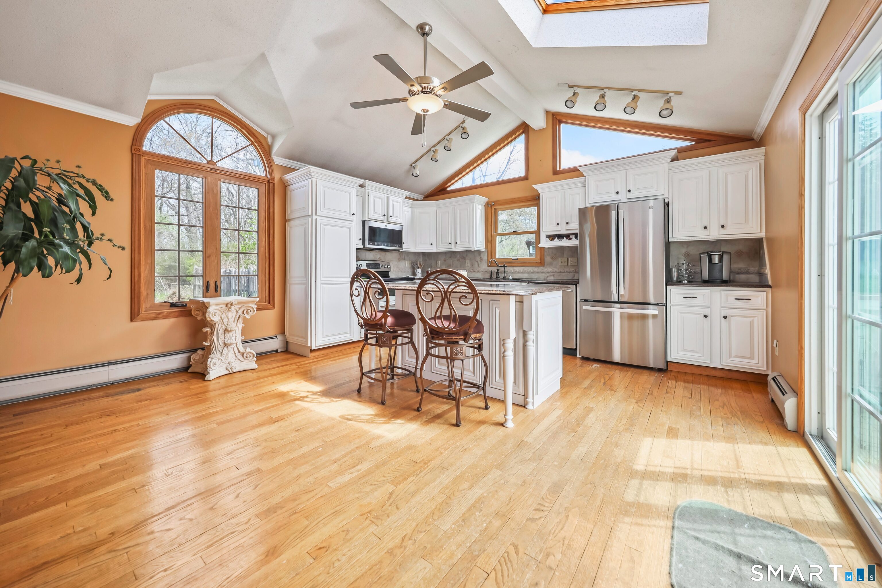 211 Cedar Mountain Road Thomaston, CT 06787 - Photo 2 of 39