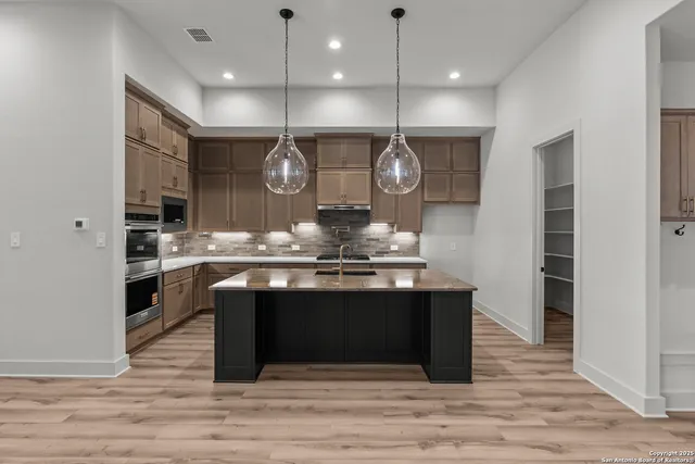 $999,900 | 405 Dulce Vista, Boerne, TX 78006