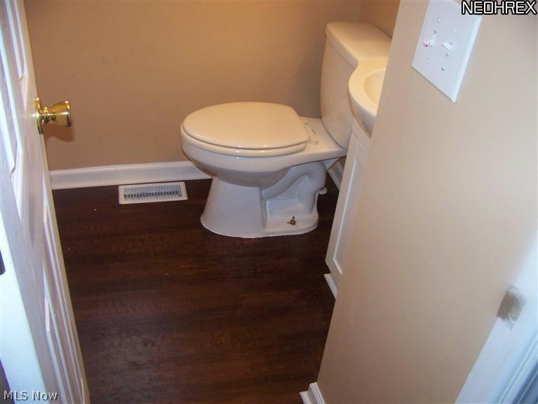 20906 Watson Road Maple Heights, OH 44137 - Photo 10 of 19 Gallery Image 10