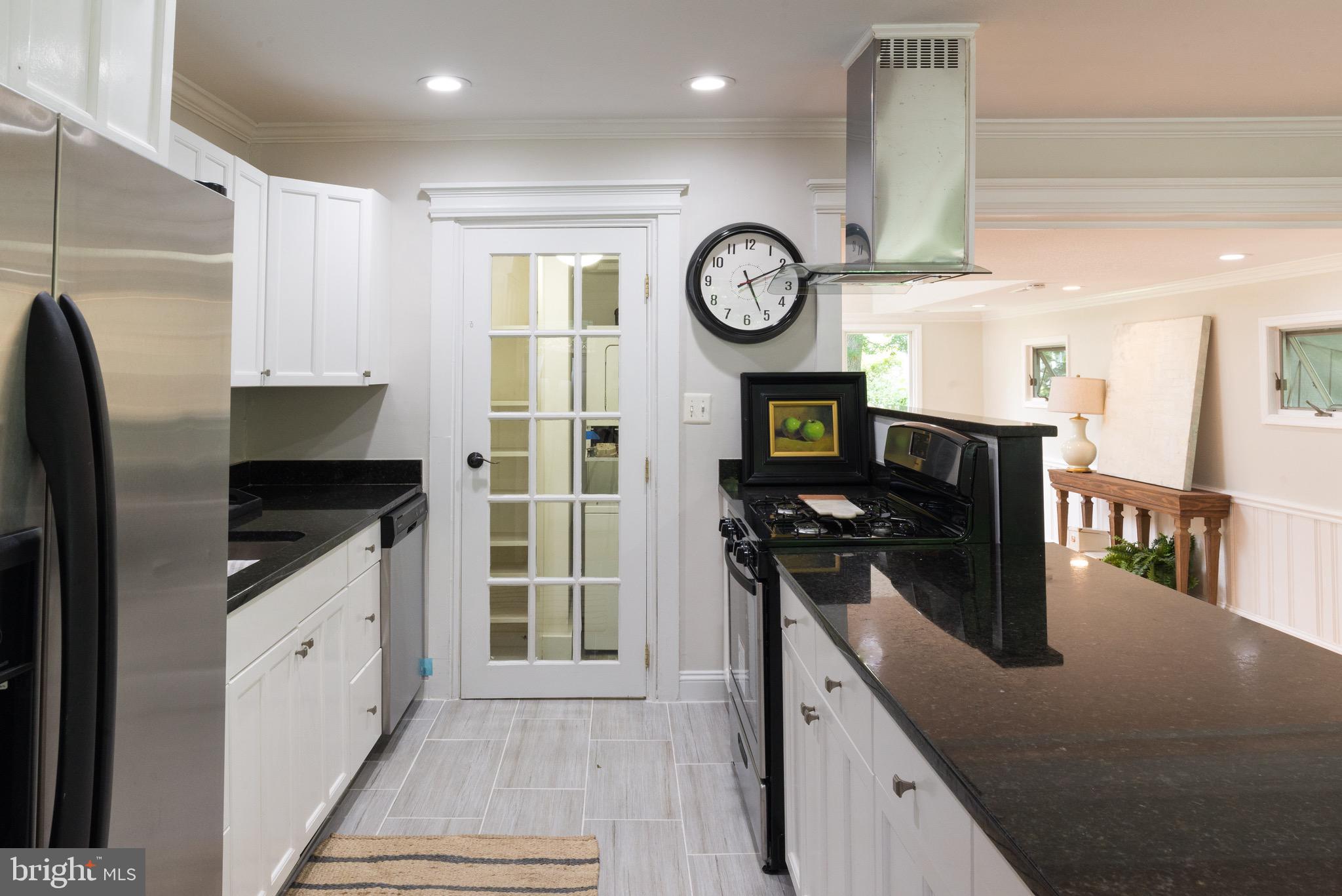 3911 Decatur Avenue Kensington, MD 20895 - Photo 10 of 34 Gallery Image 10
