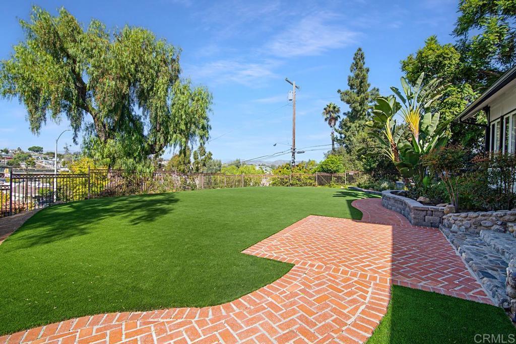 210 South Vine Street Fallbrook, CA 92028 - Photo 35 of 41