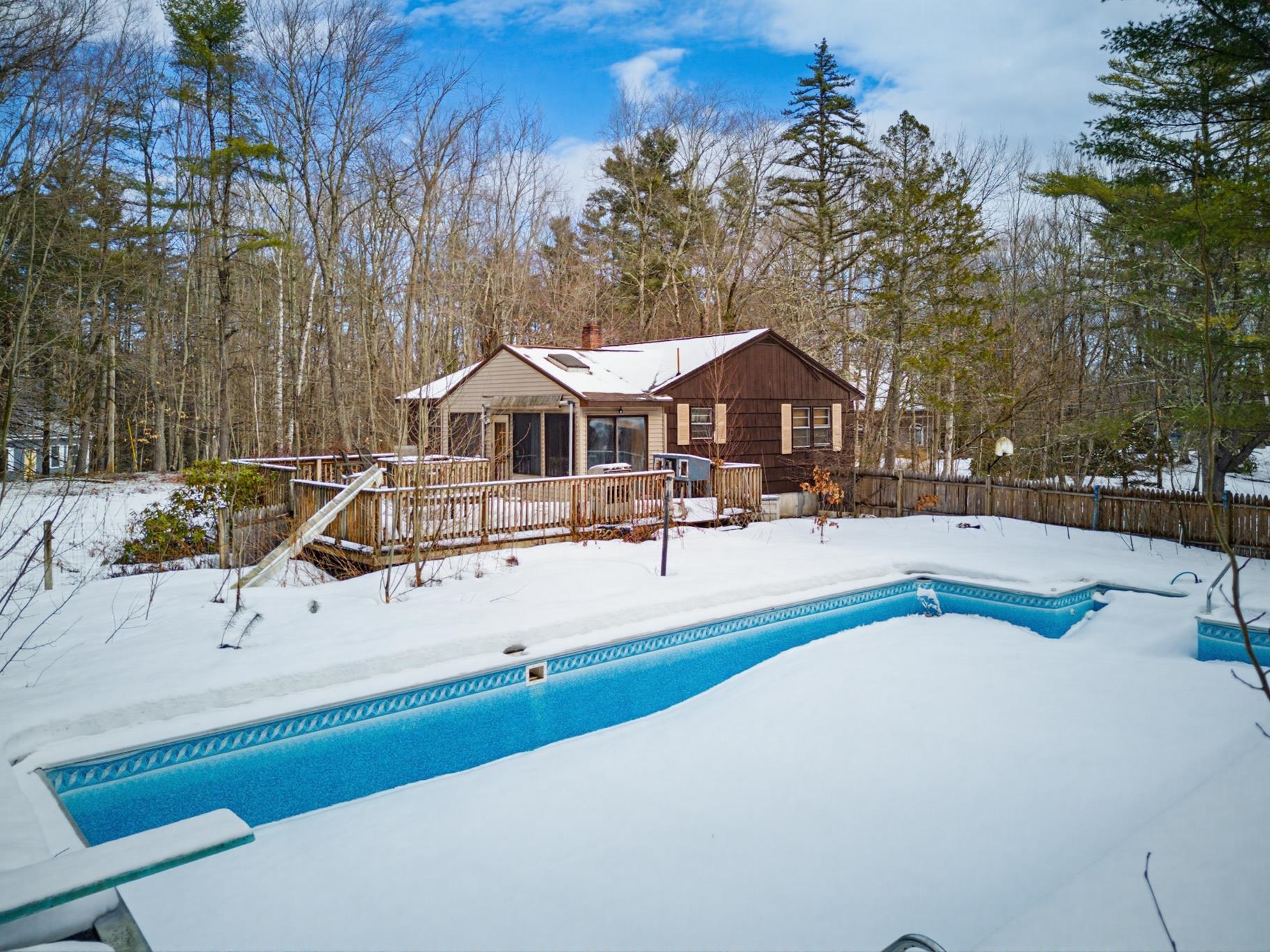 129 Sandown Road Danville, NH 03819 - Photo 1 of 38