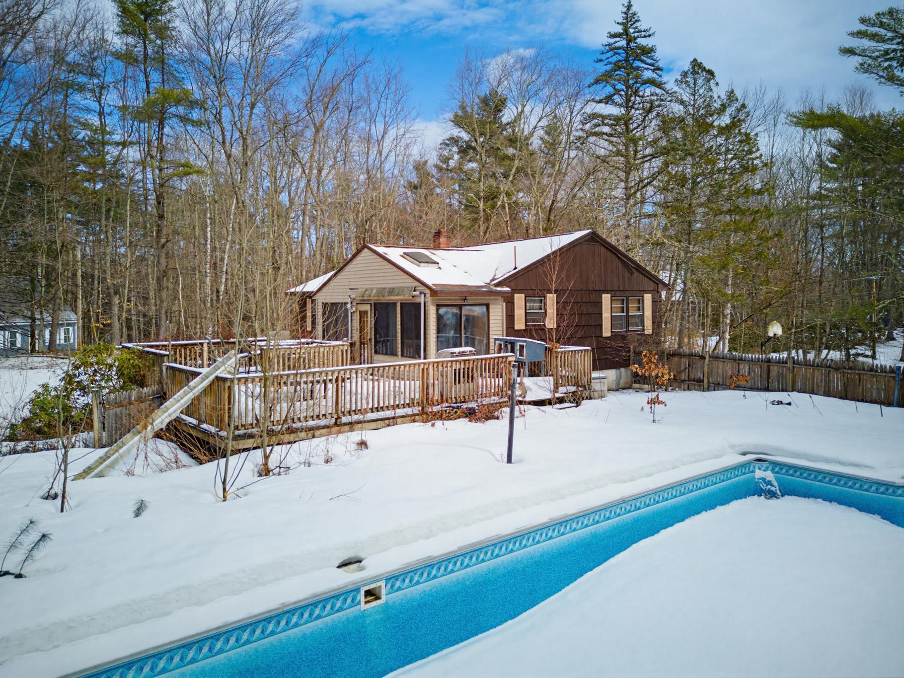 129 Sandown Road Danville, NH 03819 - Photo 2 of 38
