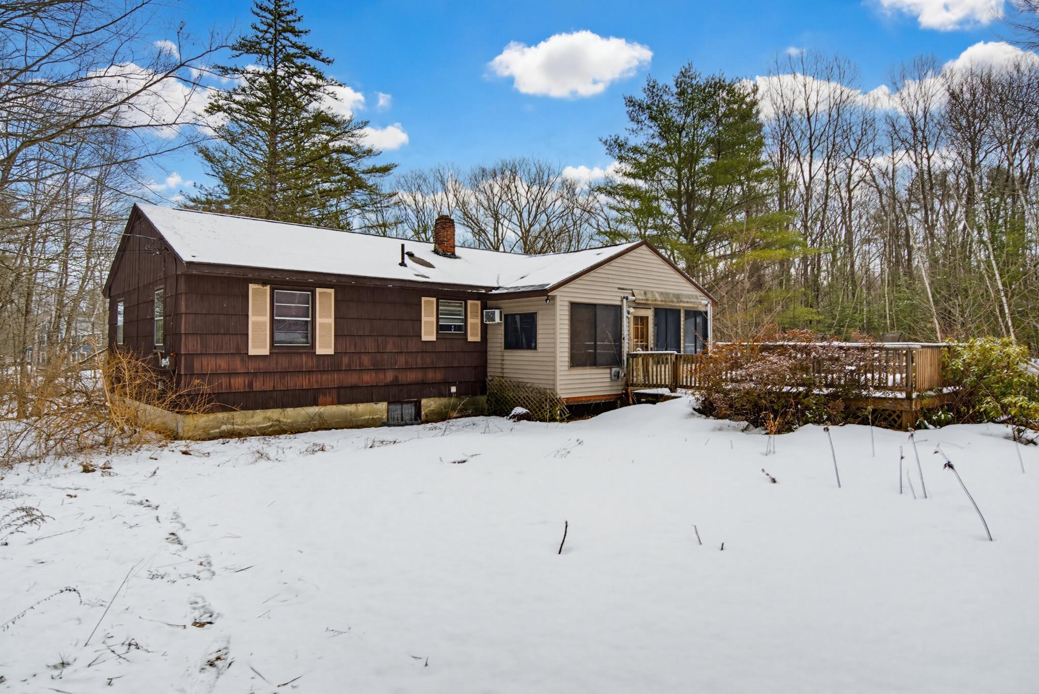 129 Sandown Road Danville, NH 03819 - Photo 3 of 38