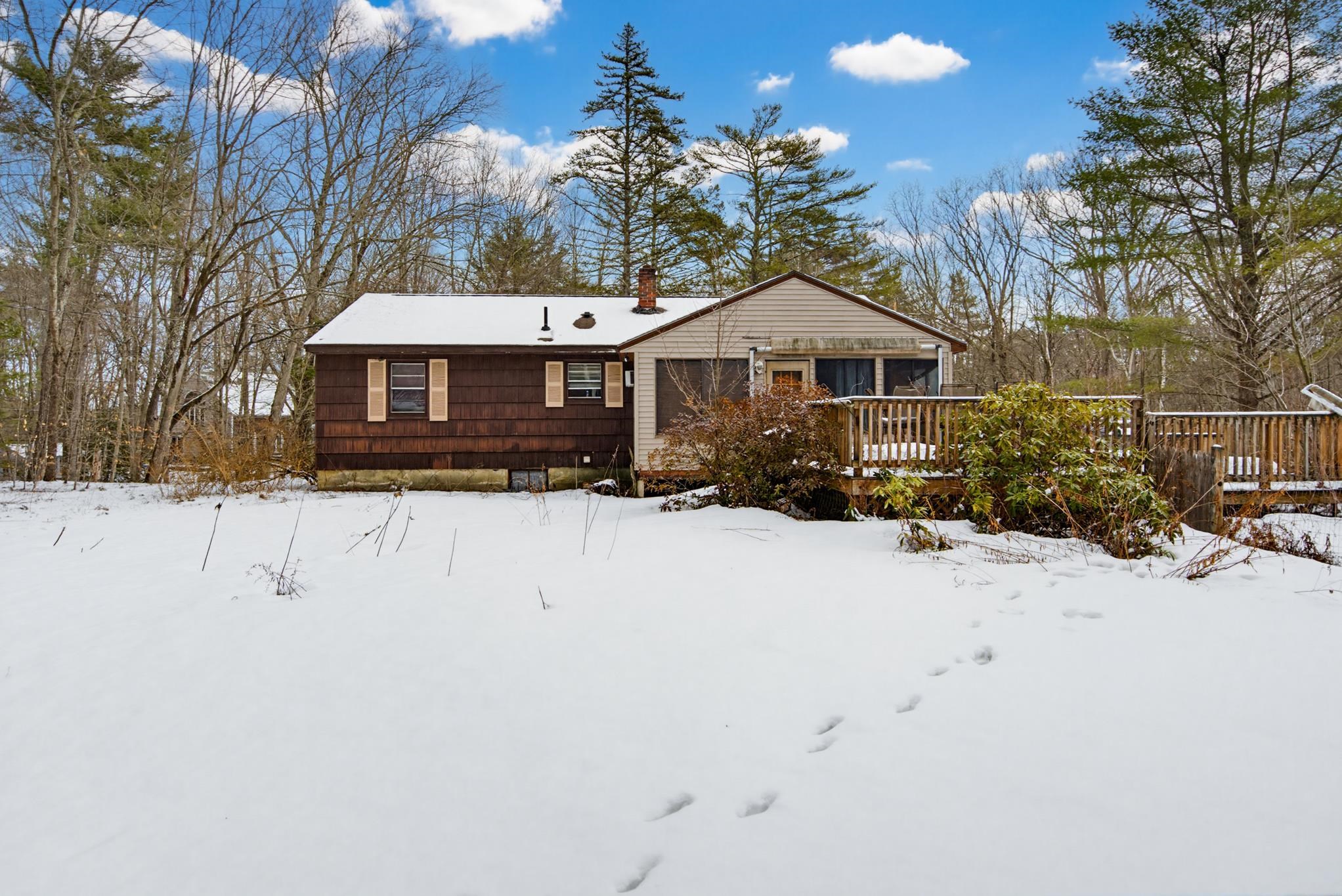 129 Sandown Road Danville, NH 03819 - Photo 4 of 38