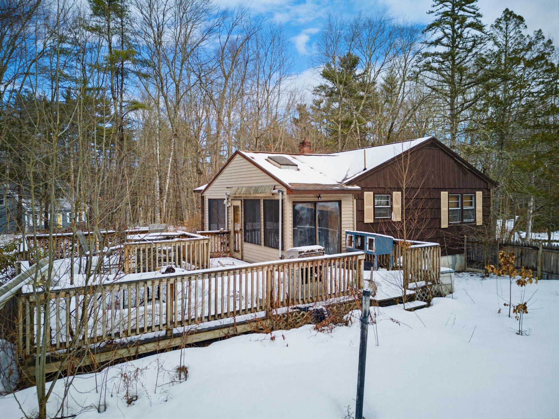 129 Sandown Road Danville, NH 03819 - Photo 5 of 38